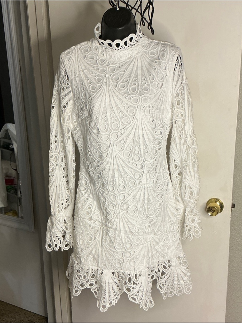 Eilly Bazar Mock Neck White Guipure Lace Mini Dress Size M